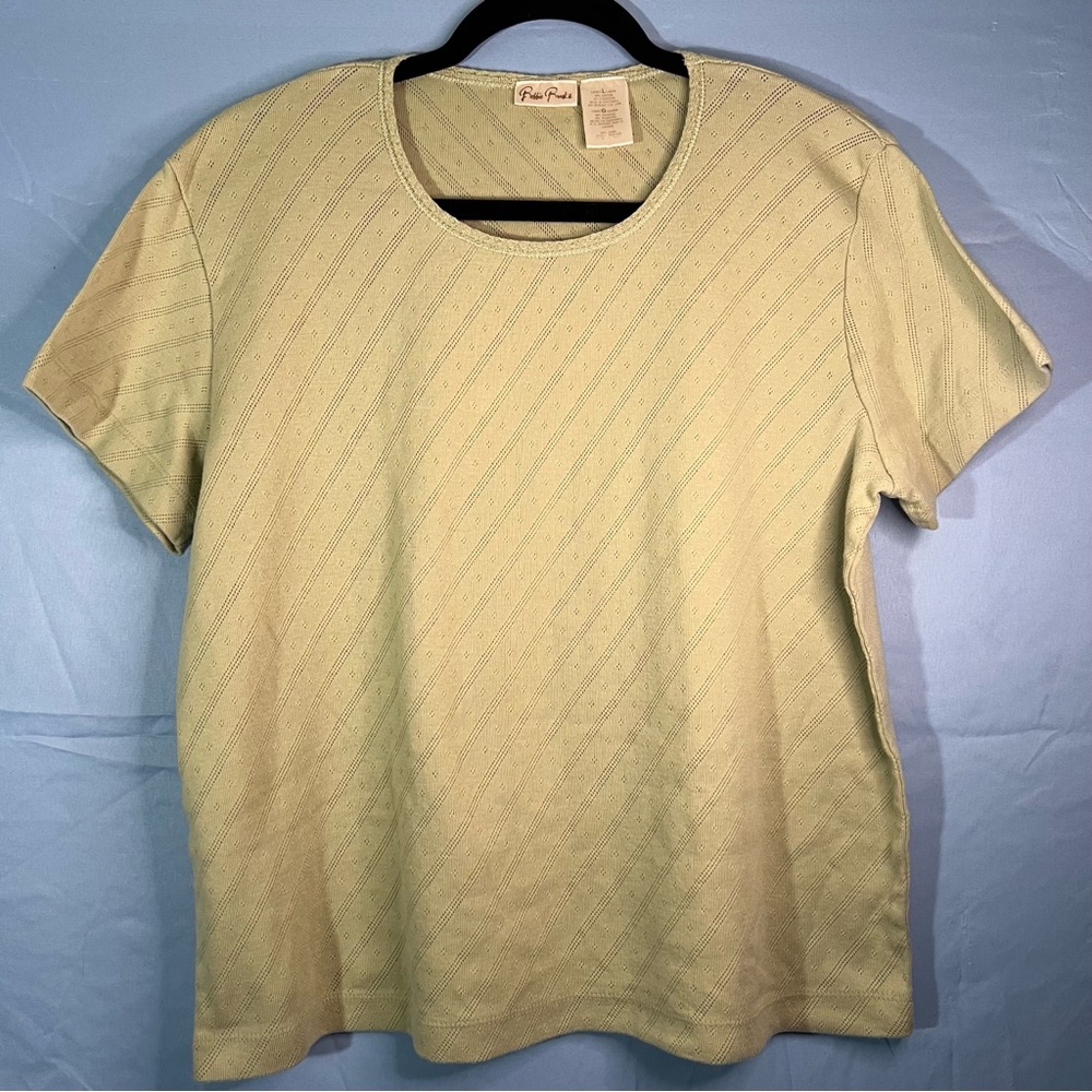 🌿 Bobbie Brooks Textured Tee – Size Large
